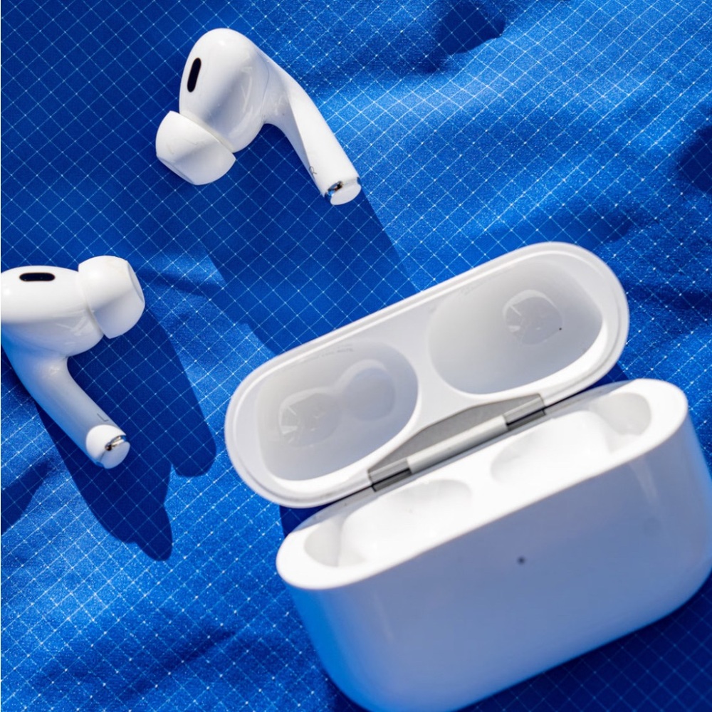 Apple White Gen 2 pro earbuds